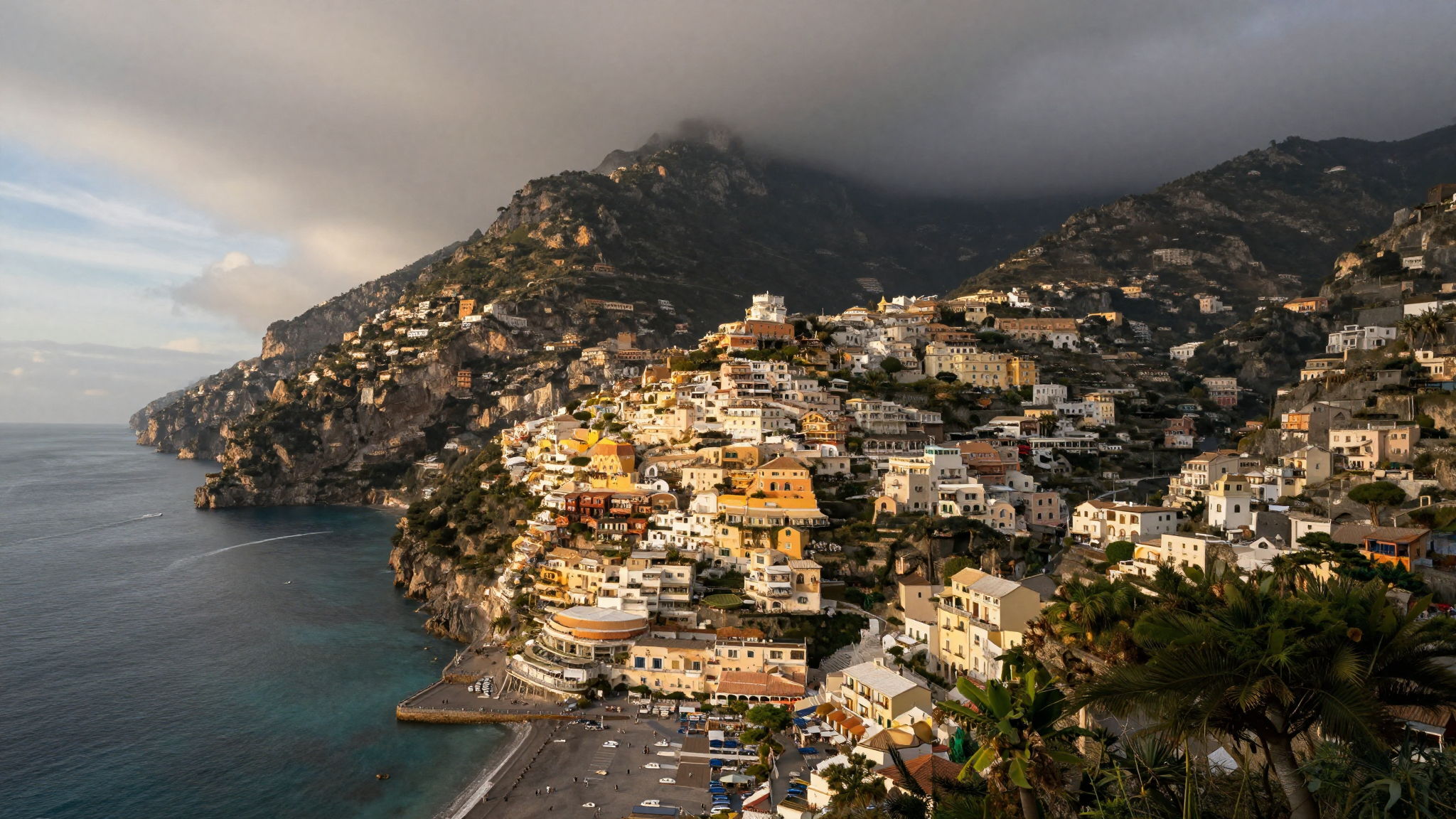 Meteo Campania oggi: coperto, 25-34°C e caldo intenso