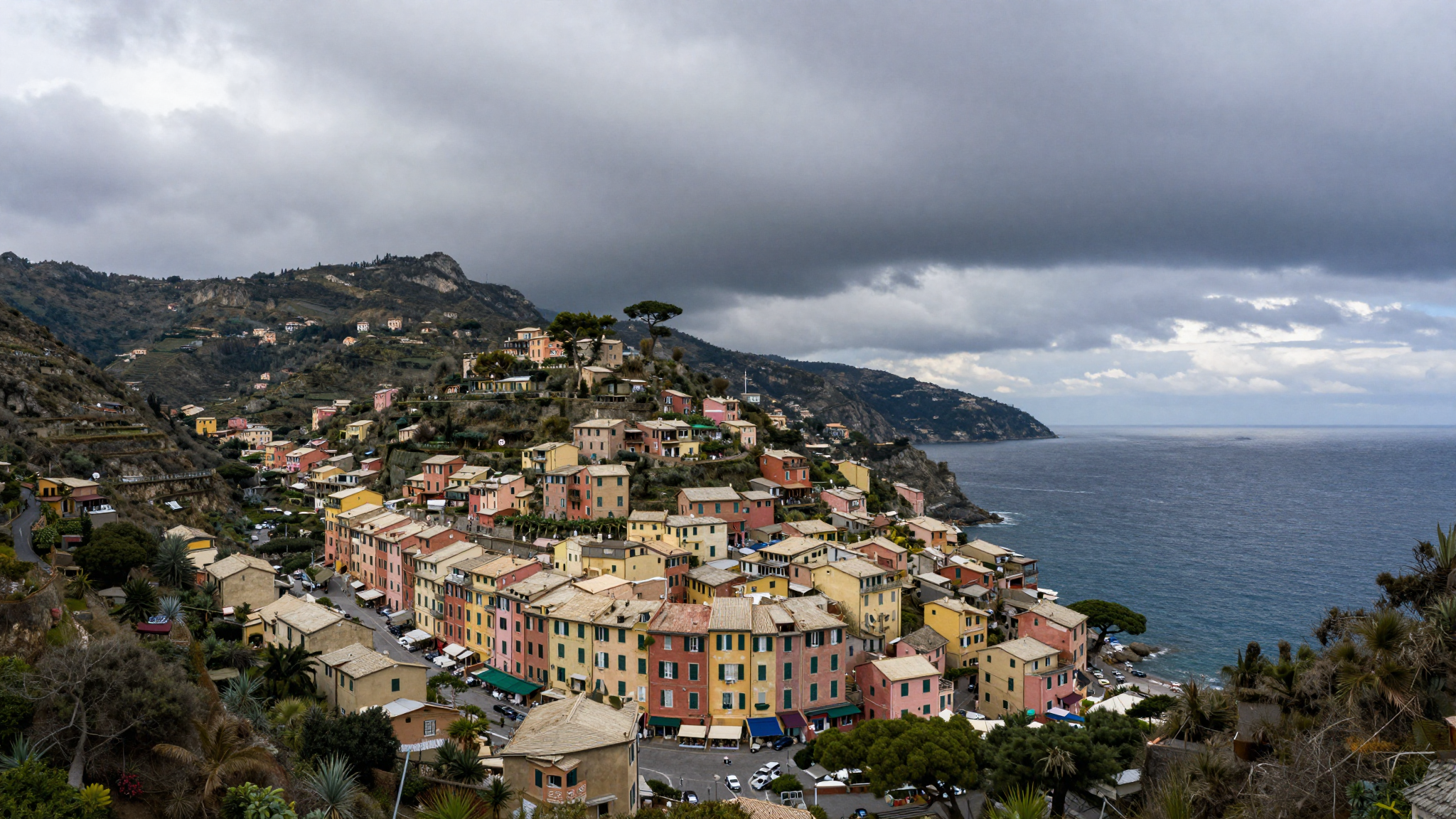 Meteo Liguria oggi: cielo coperto, 21-30°C, niente pioggia